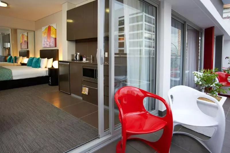 Holiday Inn & Suites Sydney Bondi Junction, An Ihg