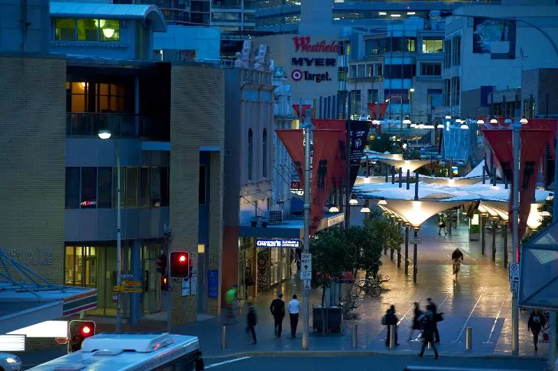 Holiday Inn & Suites Sydney Bondi Junction, An Ihg