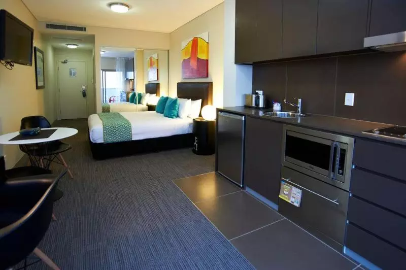 Holiday Inn & Suites Sydney Bondi Junction, An Ihg