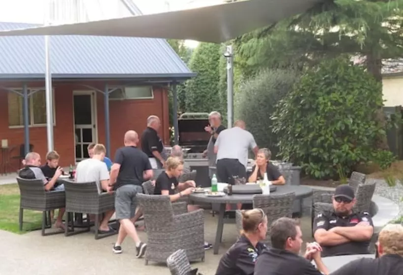 Homestead Villa Motel