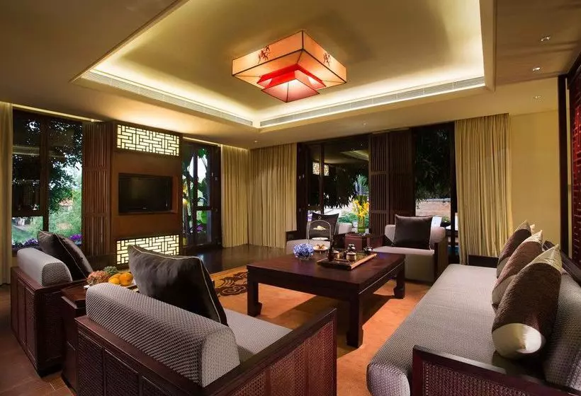 ホテル Hongyuewan Holiday  Fuxian Lake