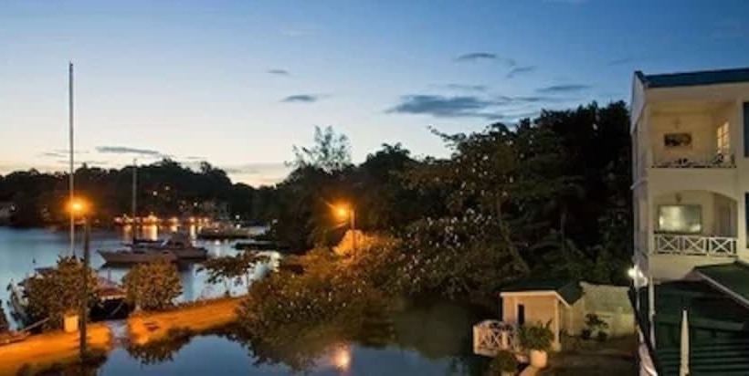 هتل Auberge Seraphine