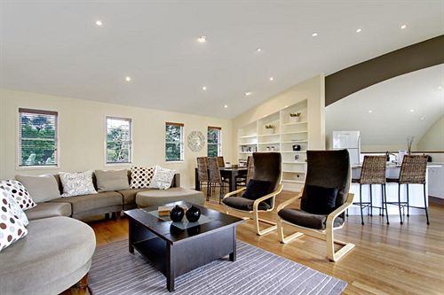 Отель Beach House @ Tallows