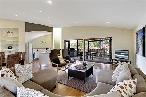 Отель Beach House @ Tallows