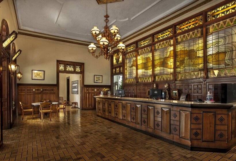 él Hotel Kartika Wijaya Batu