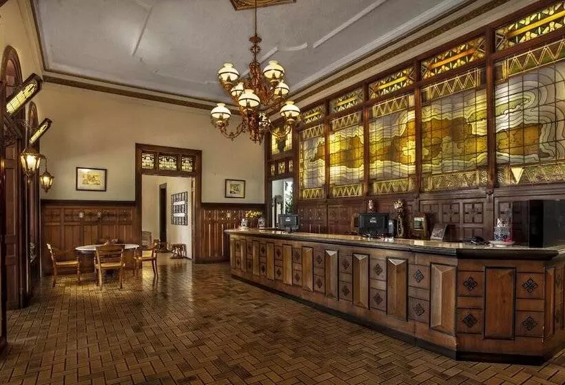 él Hotel Kartika Wijaya Batu