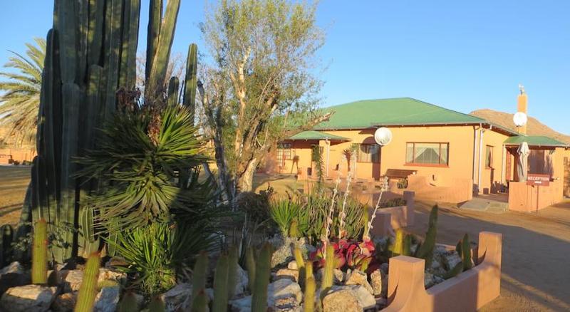 Отель Goibib Mountain Lodge