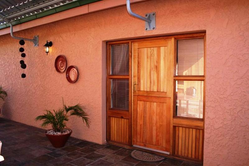 Отель Goibib Mountain Lodge