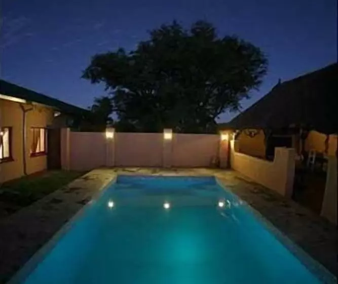 Отель Goibib Mountain Lodge