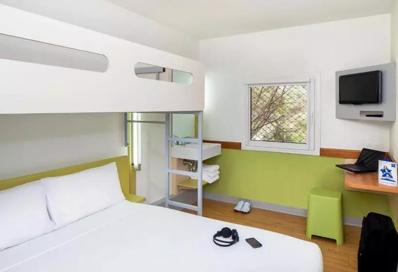 호텔 Ibis Budget Fawkner