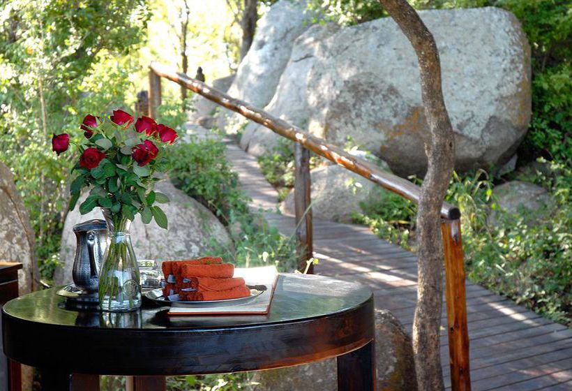 Отель Manyatta Rock Camp Kwa Madwala Private Game Reserve