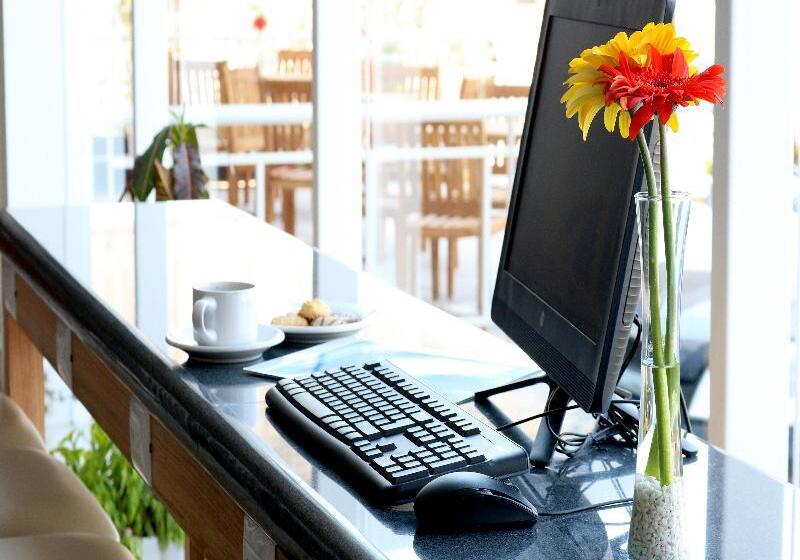 Отель Mision Express Queretaro