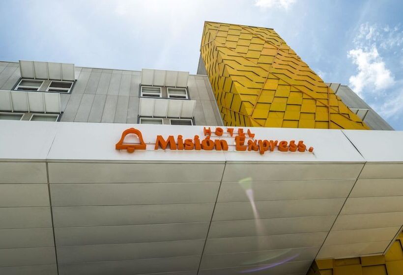 Отель Mision Express Queretaro