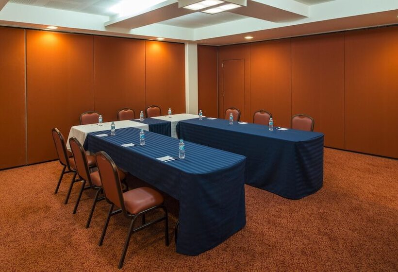 Отель Mision Express Queretaro