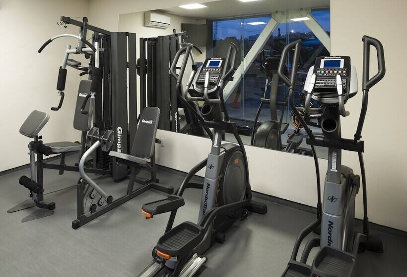 Отель Mision Express Queretaro