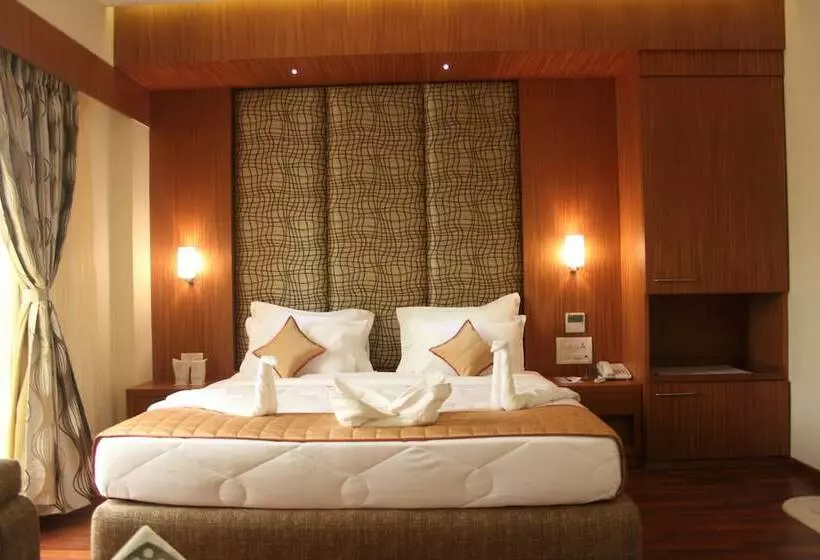 هتل Pristine Residency