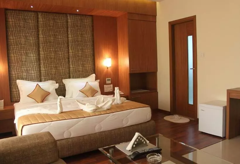 هتل Pristine Residency