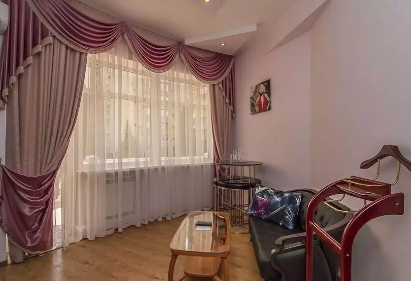 בית מלון כפרי Raduga Prestige