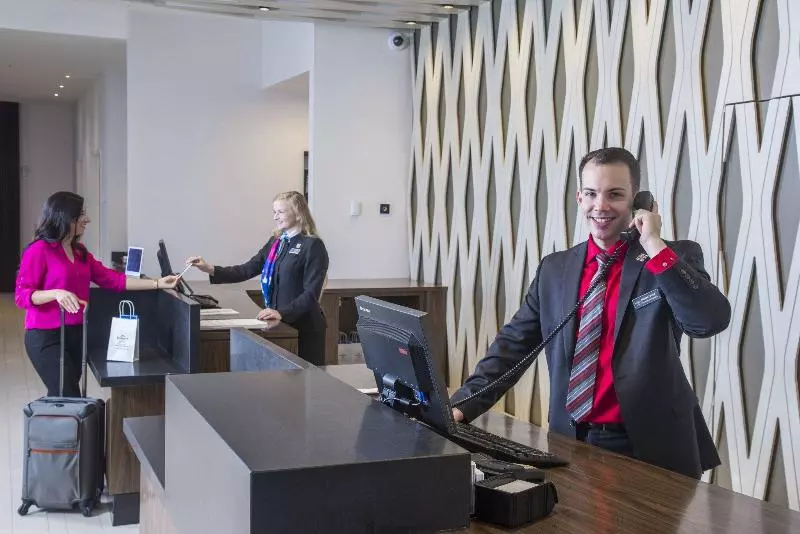 Отель Residence Inn By Marriott The Bronx At Metro Center Atrium