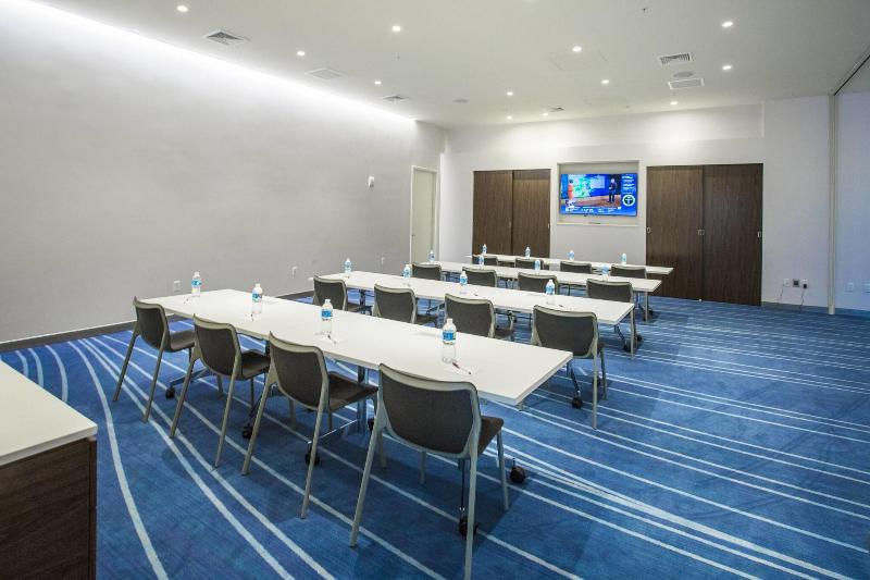 בית מלון כפרי Residence Inn By Marriott The Bronx At Metro Center Atrium