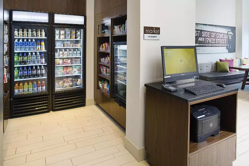 Отель Residence Inn By Marriott The Bronx At Metro Center Atrium