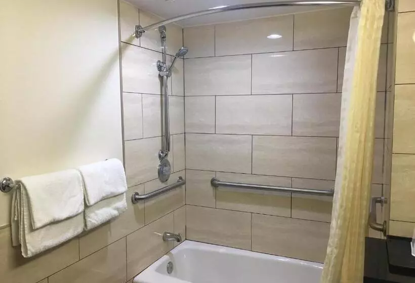 Otel Simply Home Inn & Suites Riverside