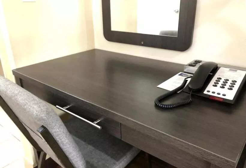 Otel Simply Home Inn & Suites Riverside