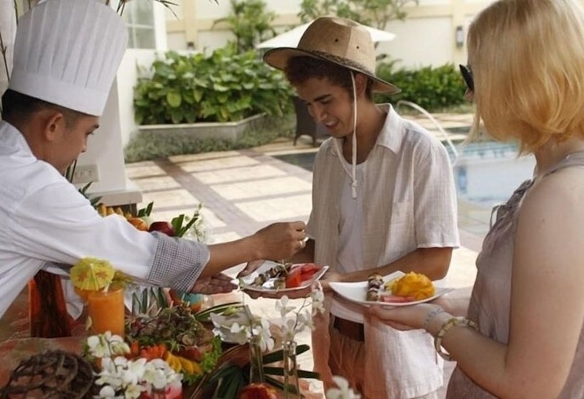 فندق The Avenue Plaza