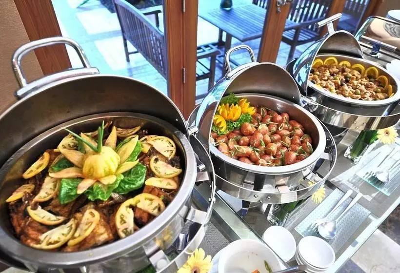 בית מלון כפרי The Avenue Plaza