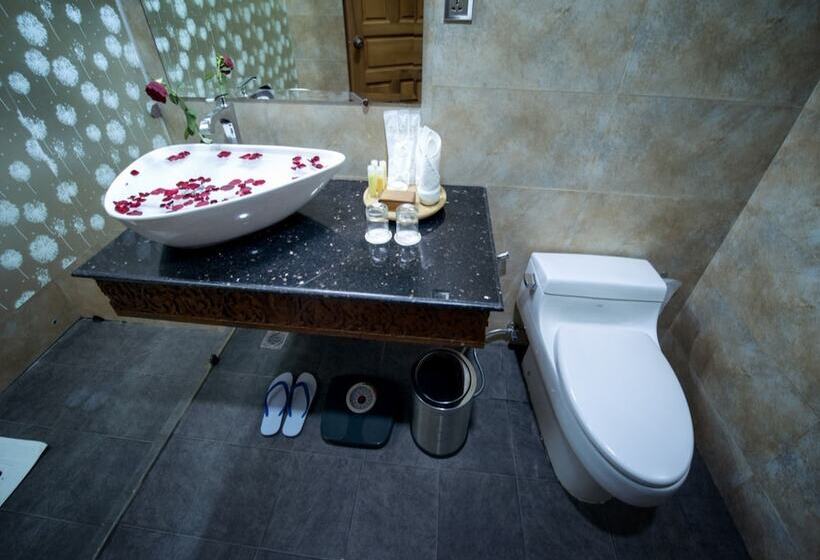 هتل Yadanarpon Dynasty