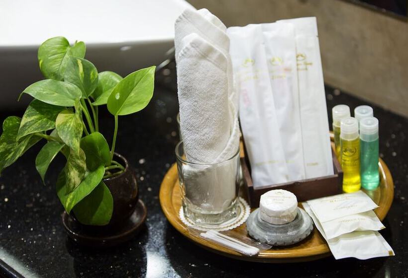 هتل Yadanarpon Dynasty