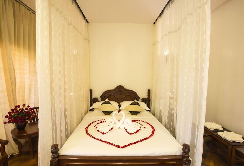 هتل Yadanarpon Dynasty