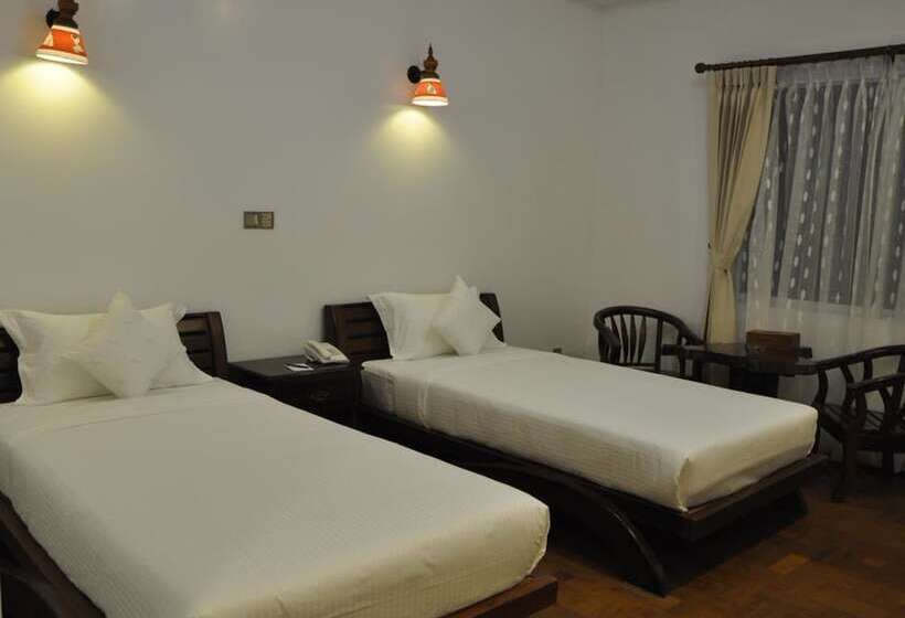 هتل Yadanarpon Dynasty