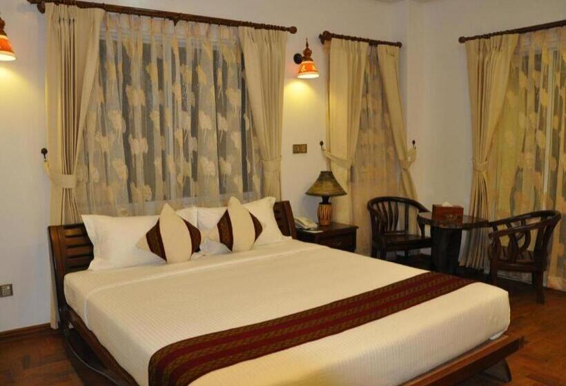 هتل Yadanarpon Dynasty