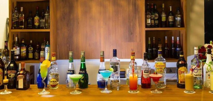 هتل Yadanarpon Dynasty