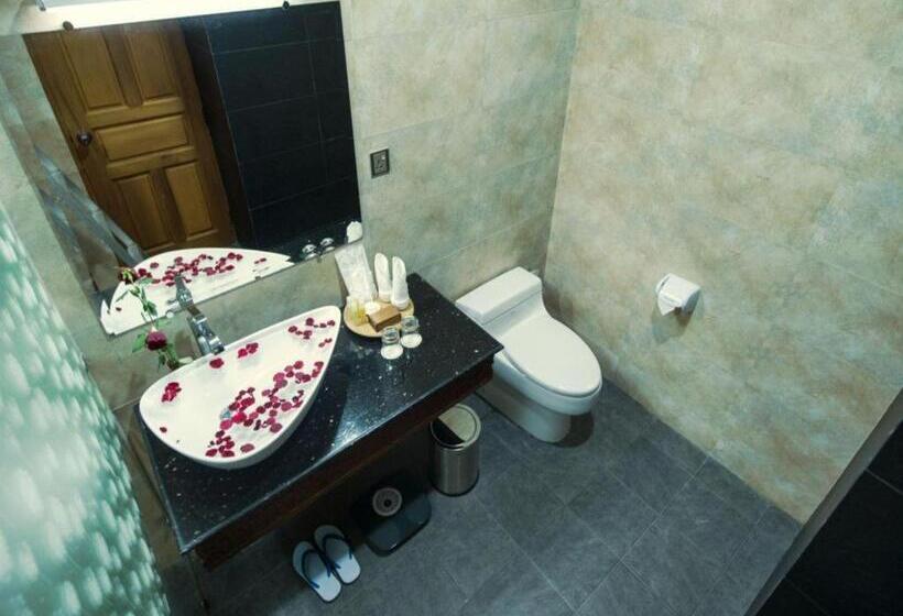 هتل Yadanarpon Dynasty