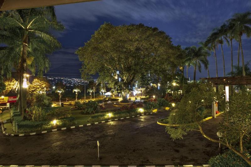 él Hotel Kartika Wijaya Batu