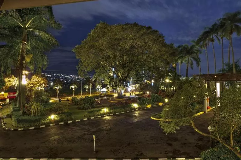 él Hotel Kartika Wijaya Batu