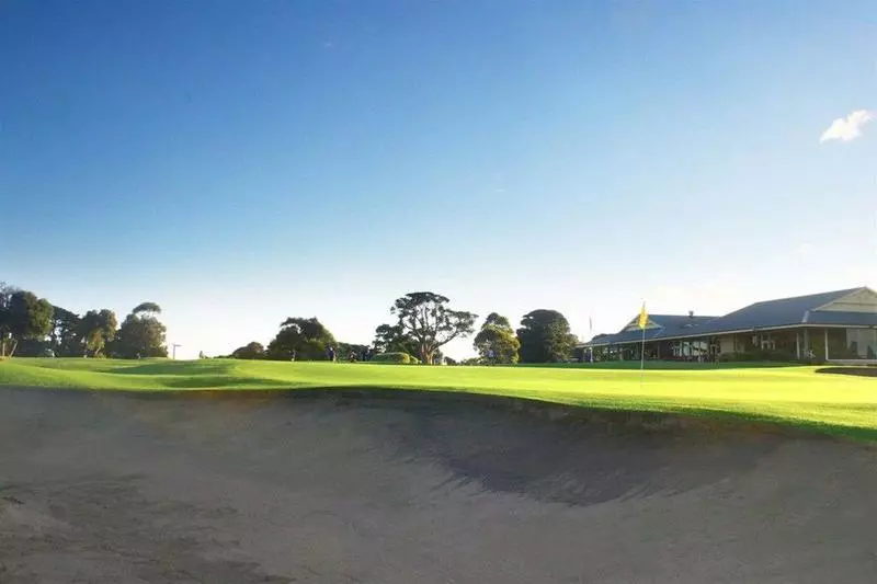 모텔 Fairways Resort