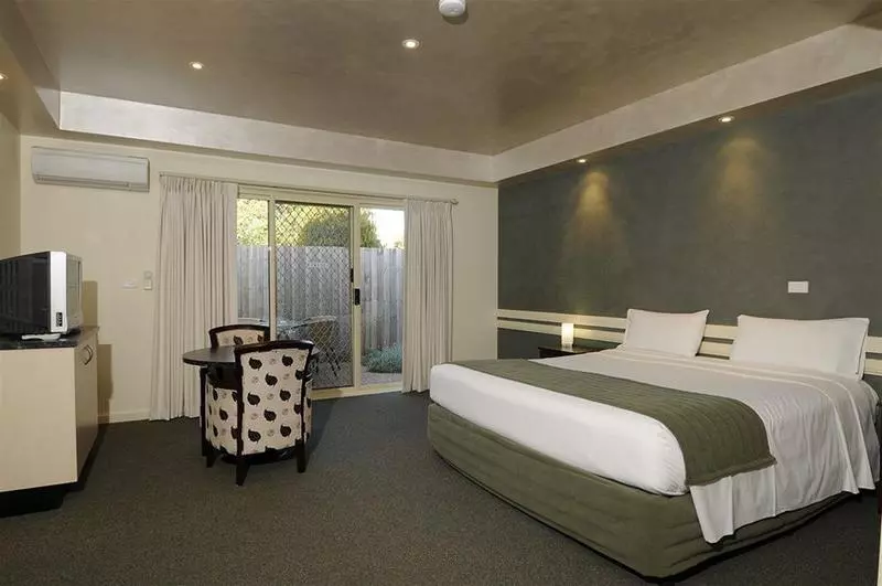 모텔 Fairways Resort