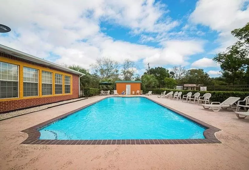 汽车旅馆  Quality Inn