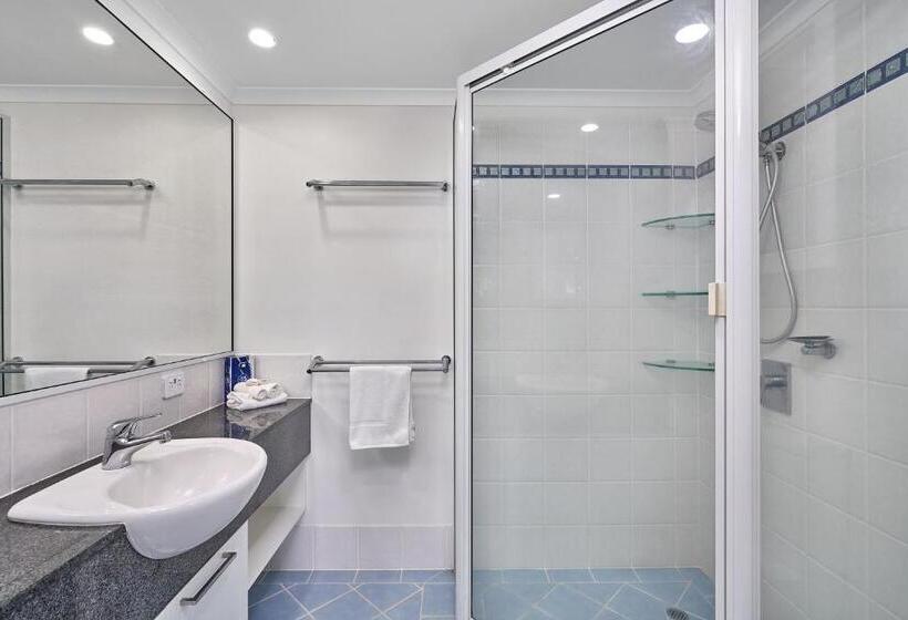 North Cove Waterfront Suites