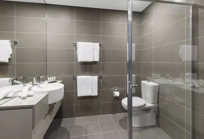 Holiday Inn & Suites Sydney Bondi Junction, An Ihg