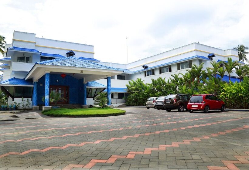 منتجع Blue Waters Cherai