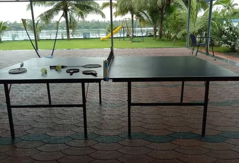 Resort Blue Waters Cherai