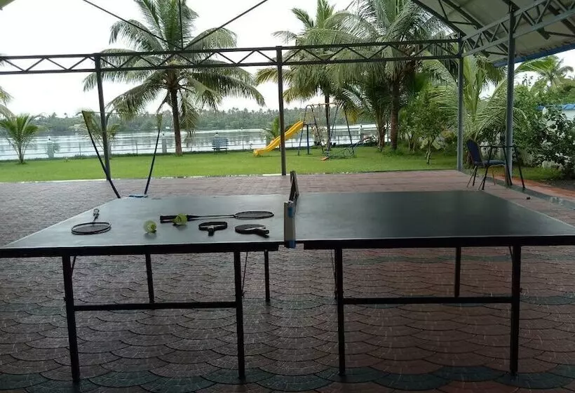 Resort Blue Waters Cherai