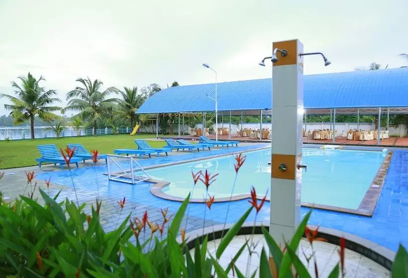 Resort Blue Waters Cherai