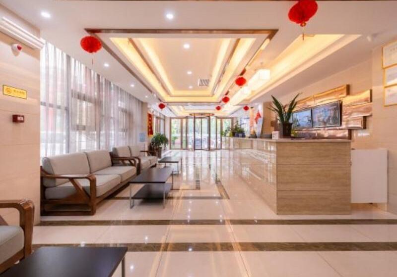 ホテル Greentree Inn Huayin Huashan Scenic Area Xiyue Branch