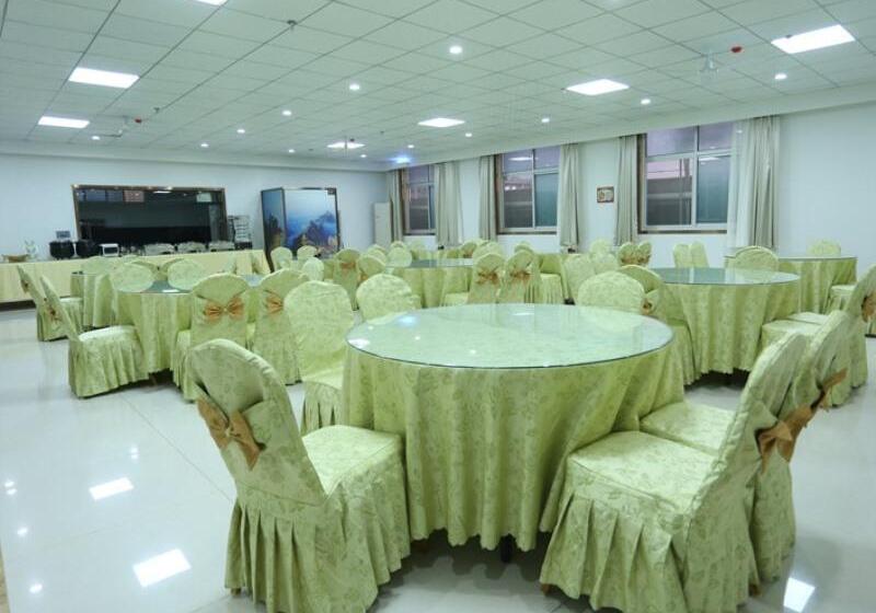 ホテル Greentree Inn Huayin Huashan Scenic Area Xiyue Branch