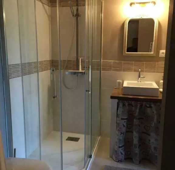 Aamiaismajoitus (B&B) Tess Cottage